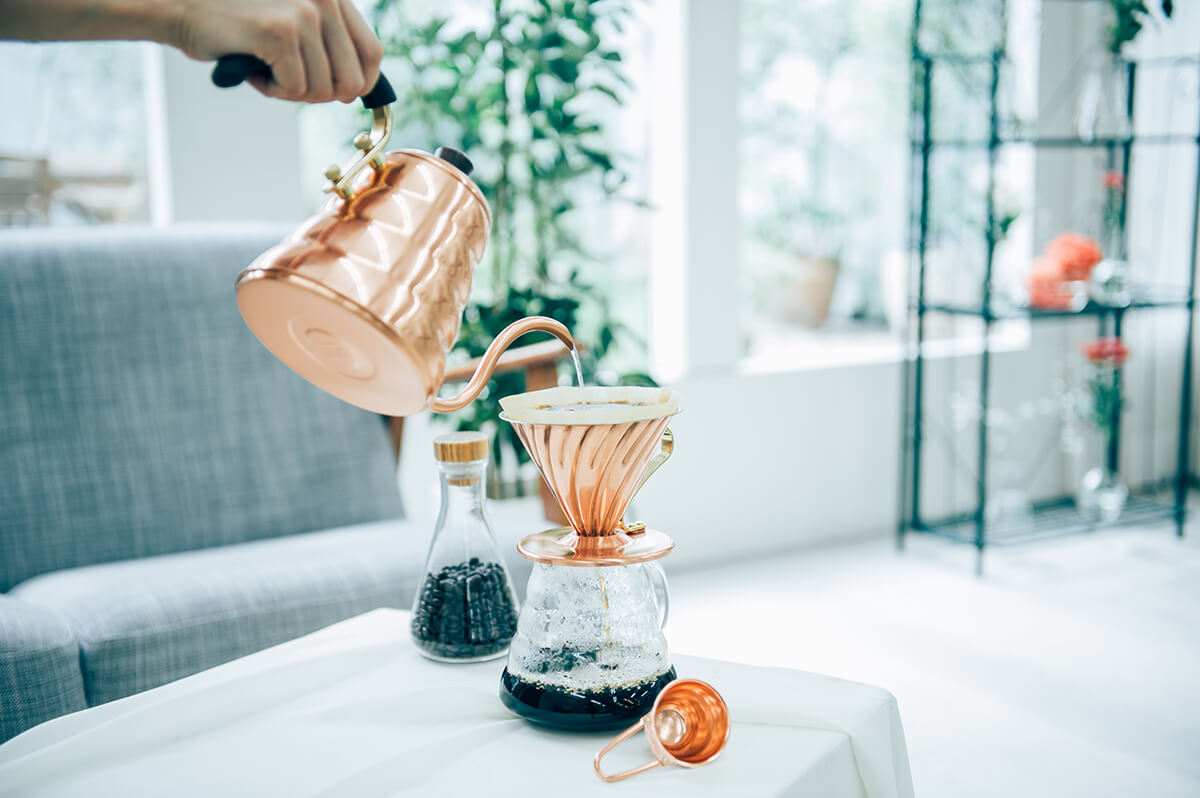 Hario V60-02 Dripper van staal en koper