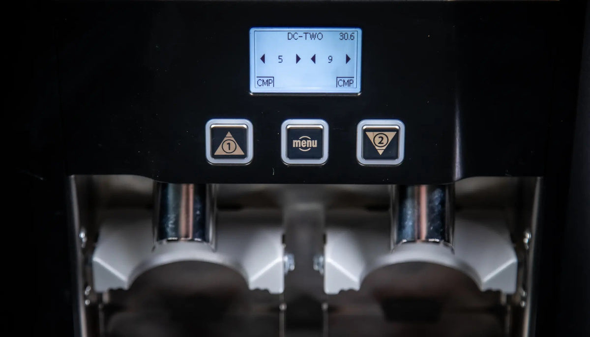 Dalla Corte DC Two, Bedienfeld mit Display und beide Auslaeufe