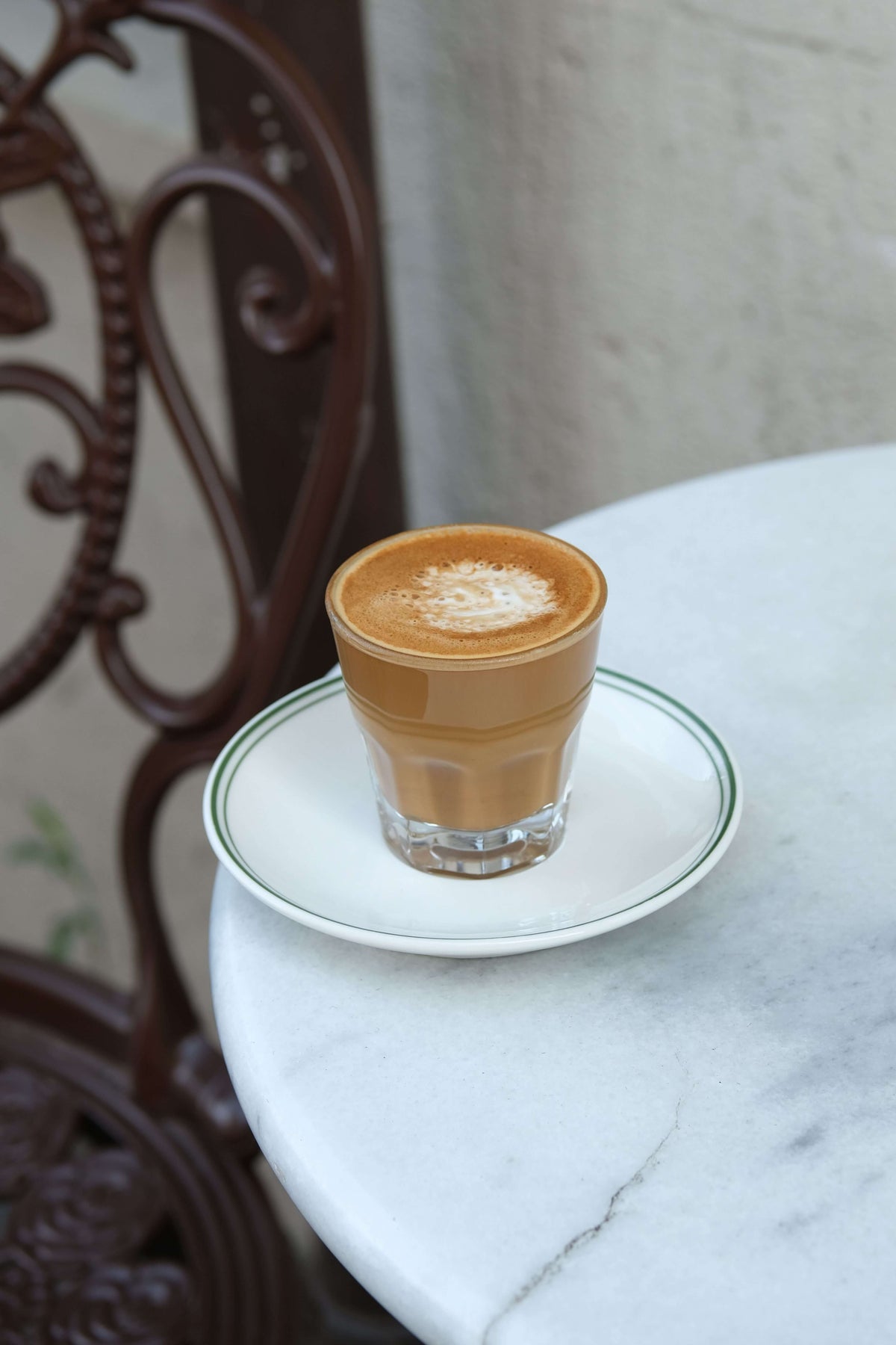 Cortado: Was er ist, Rezept in Gramm und Unterschied zu Flat White und Macchiato