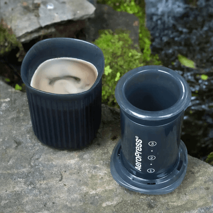 AeroPress Coffee Maker Go – Kompakte Kaffeepresse für perfekten Genuss unterwegs inklusive 100 Filter